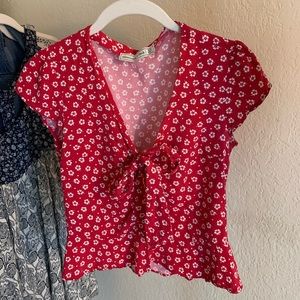 RED FLORAL BLOUSE Abercrombie xs❤️🤍